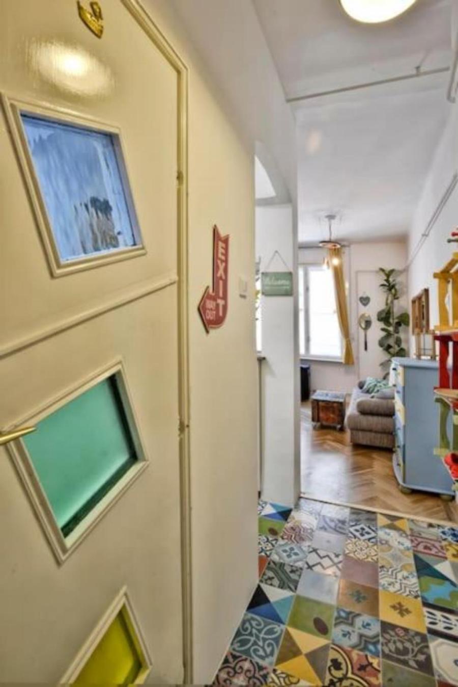 Апартаменти Charming With Bistro Kitchen Будапешт